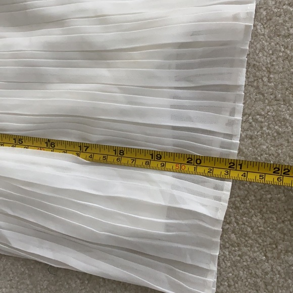 Woven Pleated Skirt - Picture 7 of 7